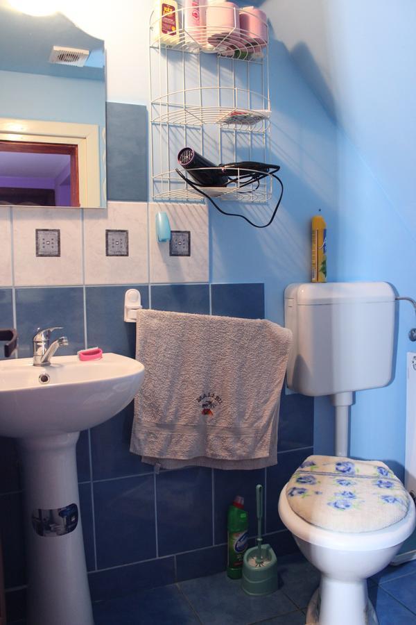 Csergo Ildiko Vendeghaz Hotel Lazarea Luaran gambar