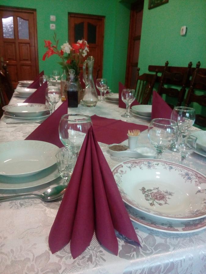 Csergo Ildiko Vendeghaz Hotel Lazarea Luaran gambar