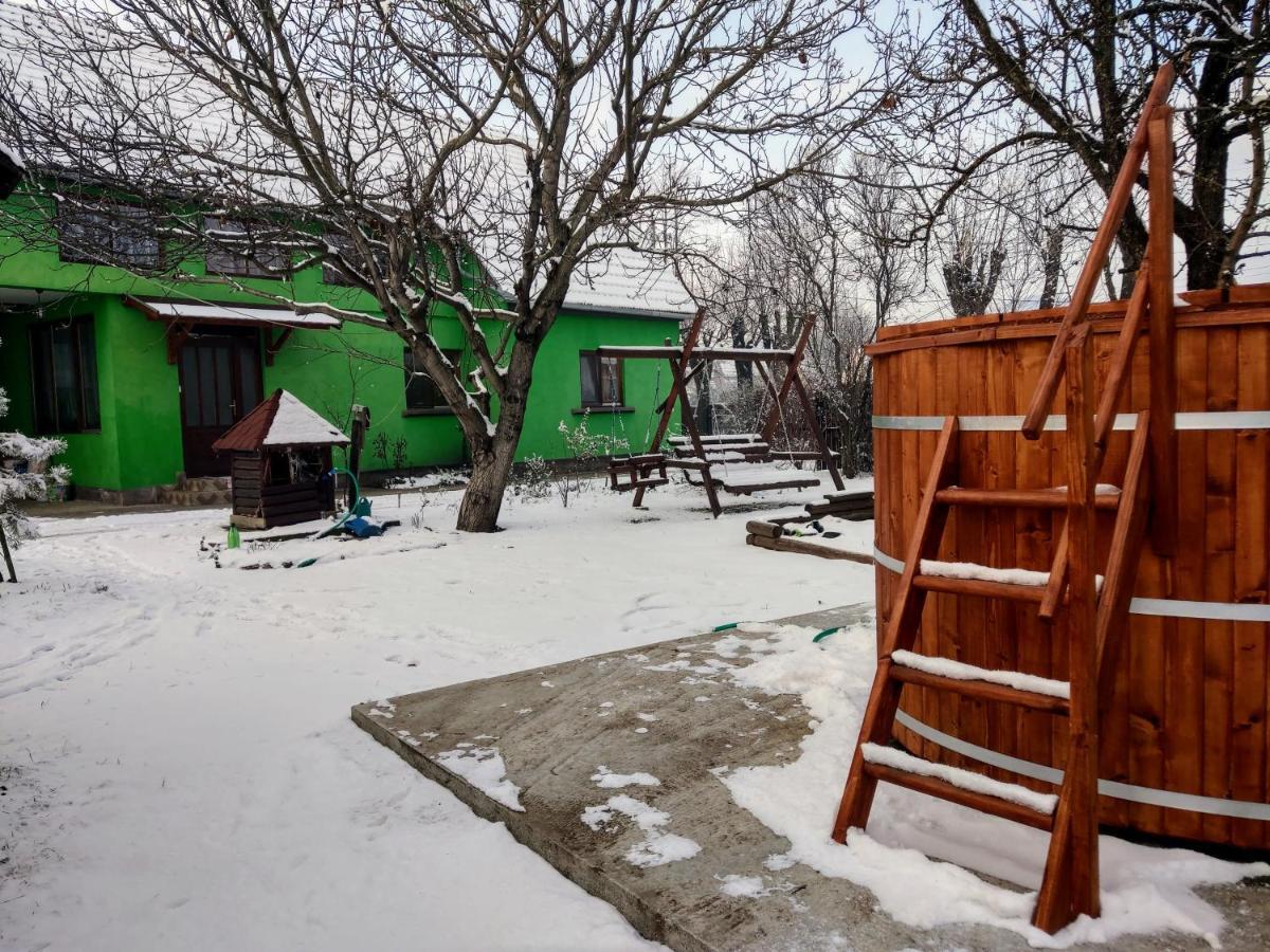Csergo Ildiko Vendeghaz Hotel Lazarea Luaran gambar