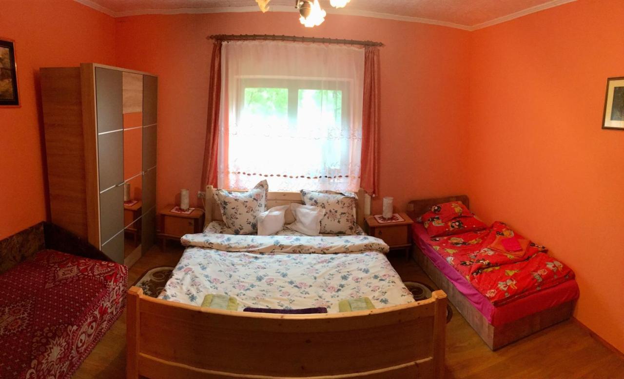 Csergo Ildiko Vendeghaz Hotel Lazarea Luaran gambar