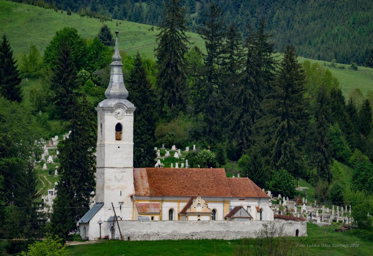 Csergo Ildiko Vendeghaz Hotel Lazarea Luaran gambar